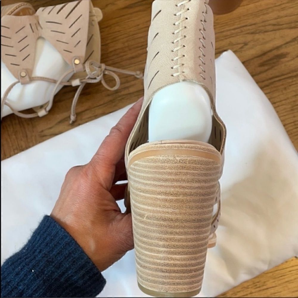DOLCE VITA STRAPPY NUBUCK SANDALS.  NEW. - Picture 3 of 11